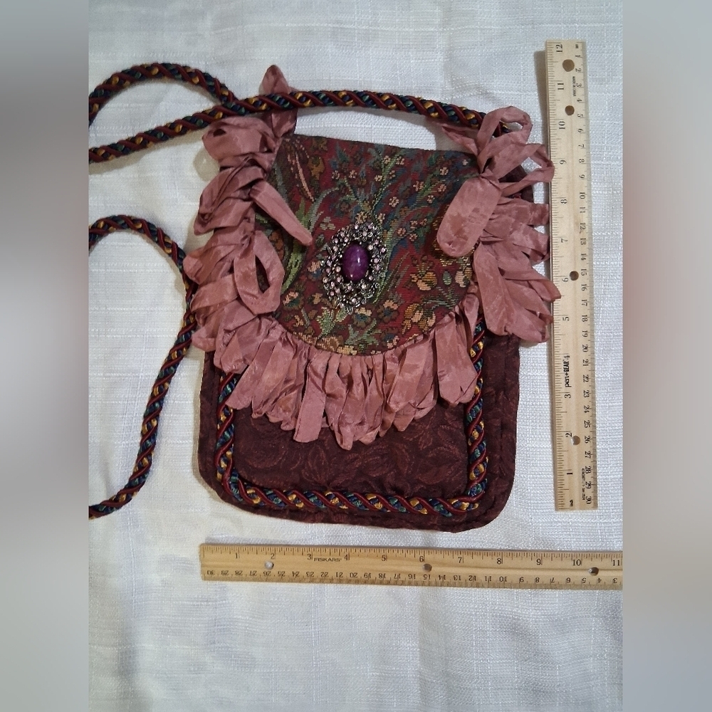 Gorgeous Handmade Crossbody Bag. - Picture 3 of 5